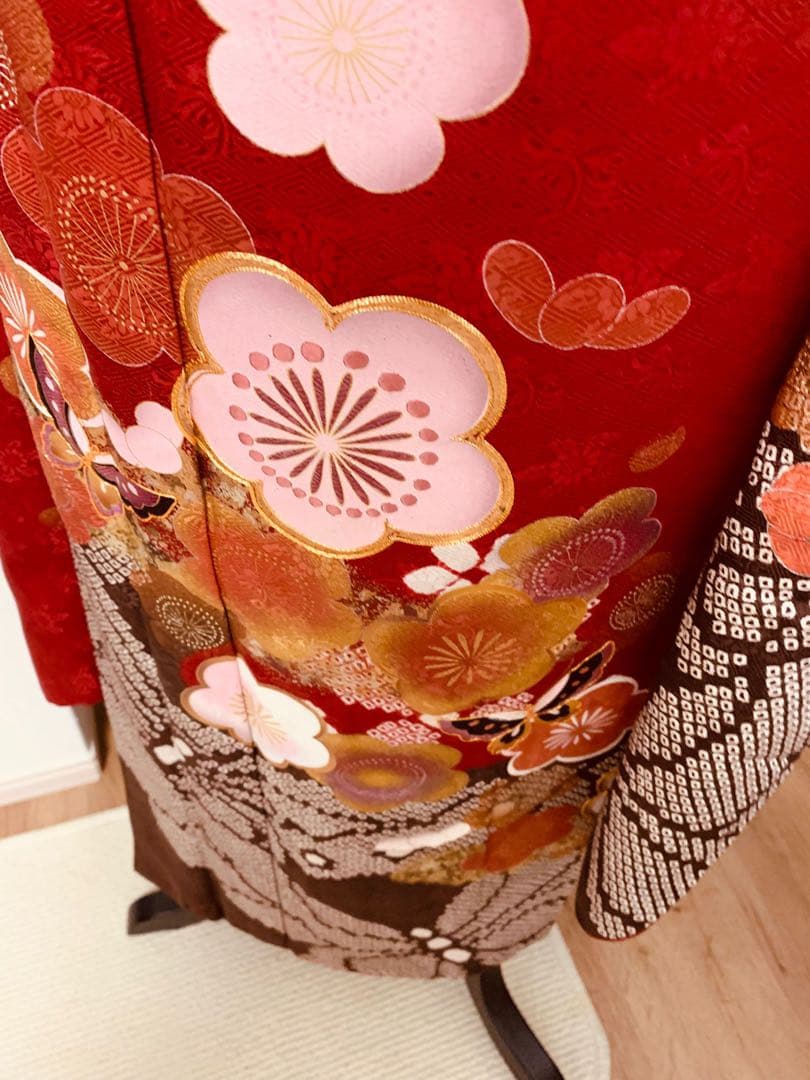振袖単品　袷 梅 蝶 金糸 絞り 赤 正絹 秀品