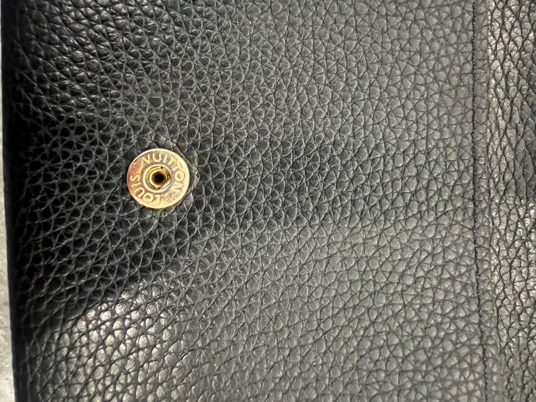レザー製 黒 三つ折り財布