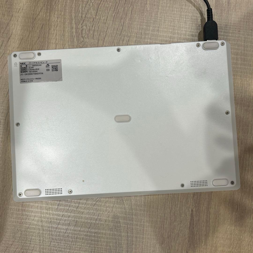 NEC ノートパソコン　NM550GAWメモリ4GB SSD128GB