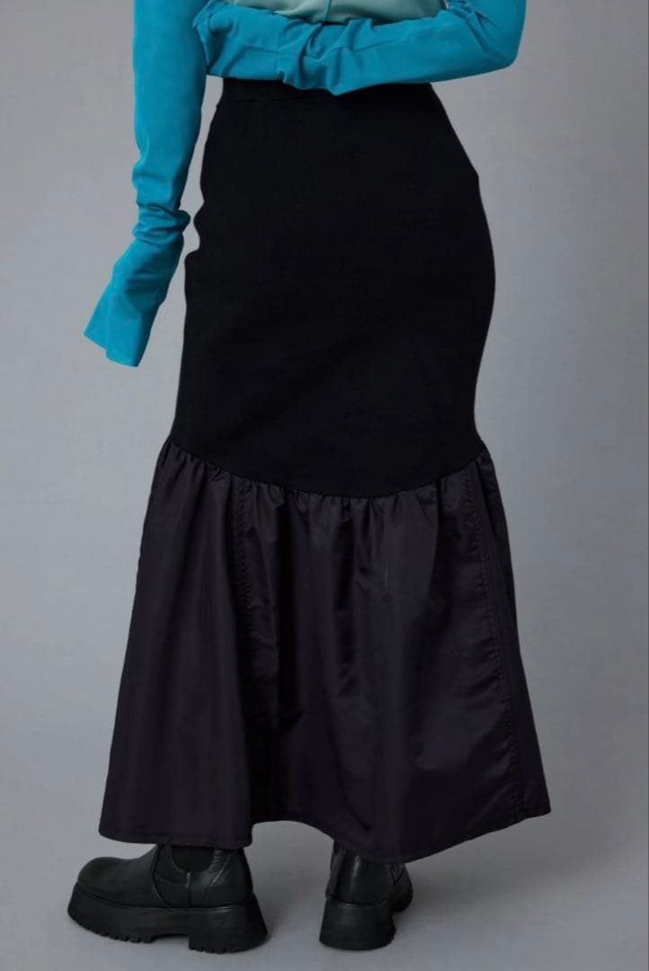 【新品タグ付き】herin.cye Docking flared skirt 黒
