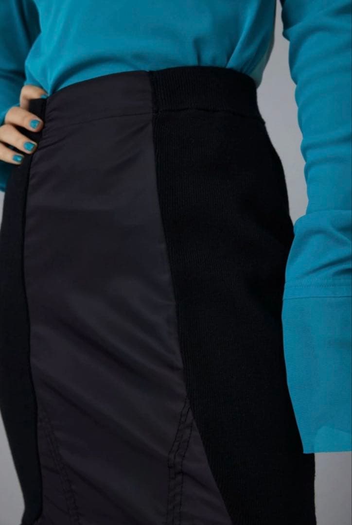【新品タグ付き】herin.cye Docking flared skirt 黒