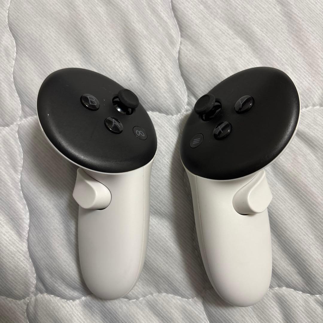VRヘッドセットとコントローラーセット