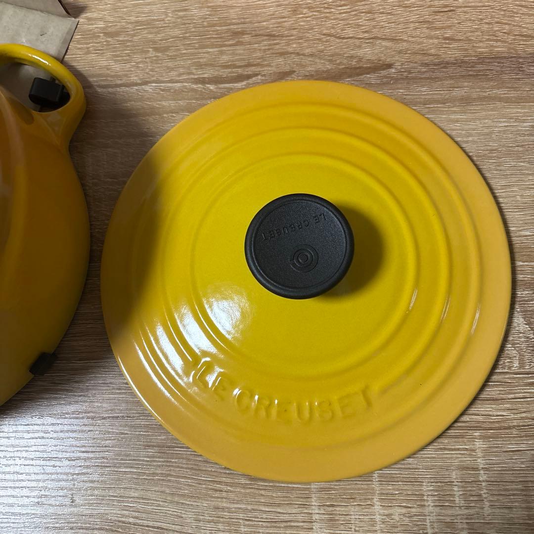 【未使用】ルクルーゼ ココット ロンド ディジョン イエロー 廃盤色 18cm