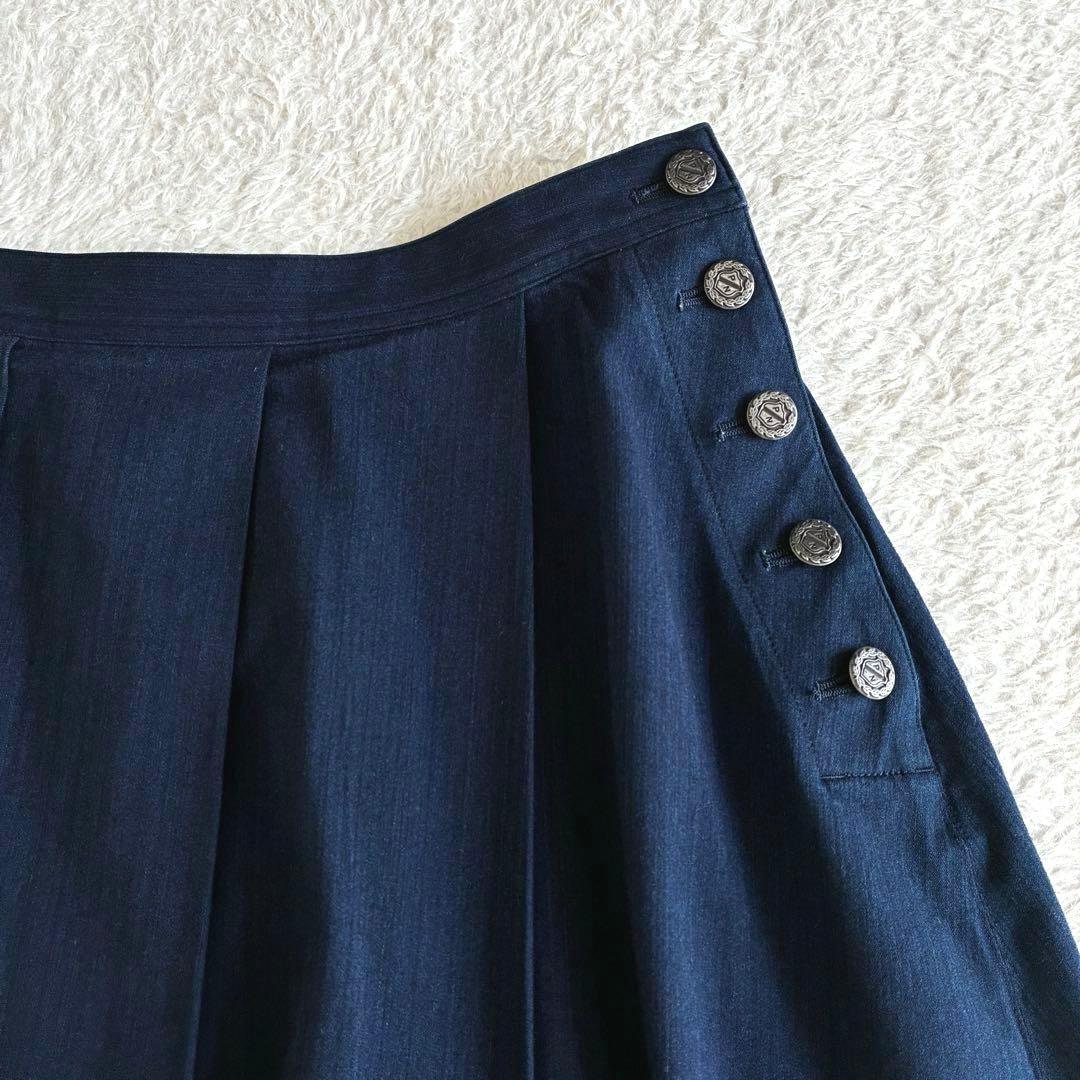 美品 マドモアゼルノンノン パパス インディゴ染め 刺繍入りタックフレアスカート