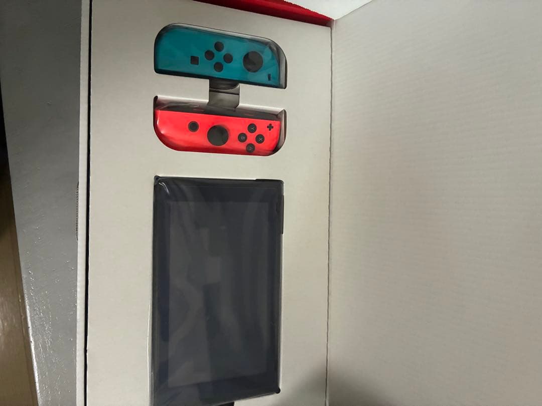 Switch 本体　ケース付き