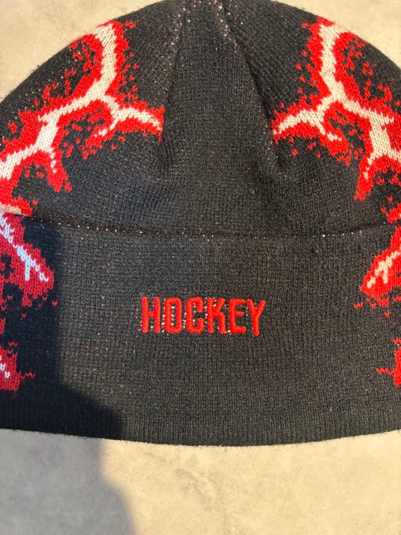 HOCKEY ニット帽 黒 赤