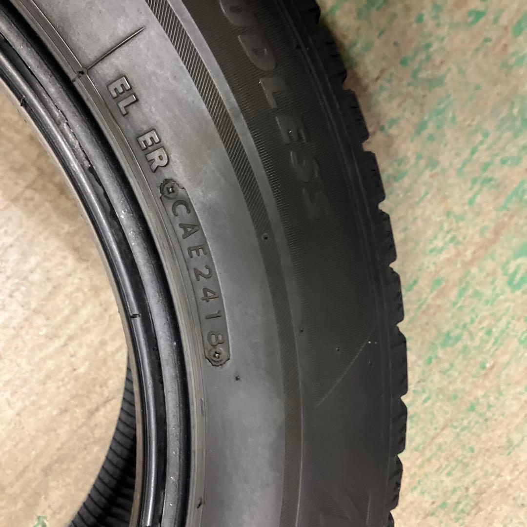 BRIDGESTONE 215/60R17 スタッドレスタイヤブリザック