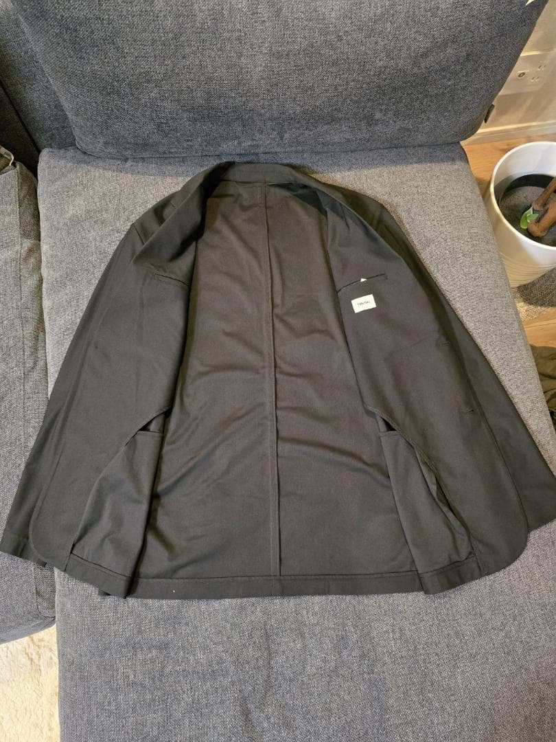 Tential スートセットアップ（ズボンL、ジャケットXL）