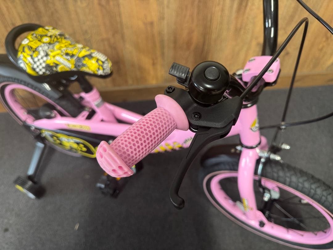【新品・未使用】ミニオンズ 子供用自転車 18インチ 補助輪付き 正規デザイン