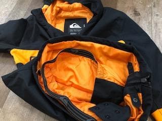 クイックシルバー QUIKSILVER　キッズ用スノボーウエア(12M/美品）