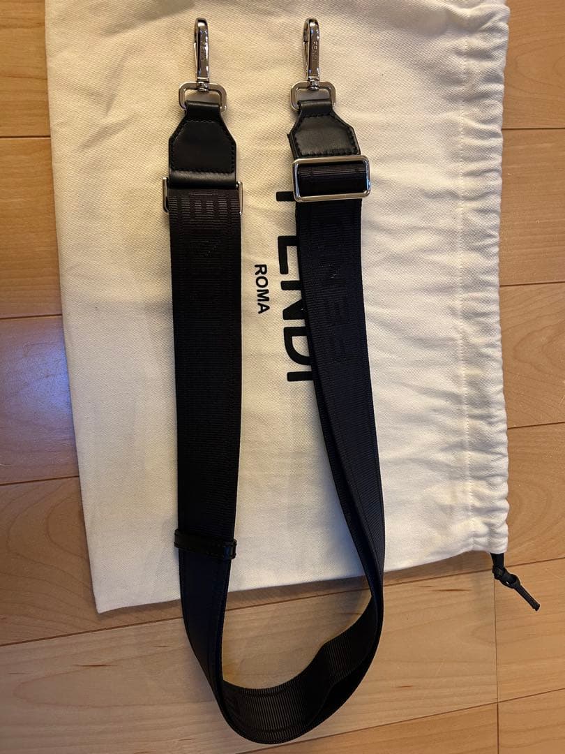 バッグ FENDI CAMERA CASE MEDIUM