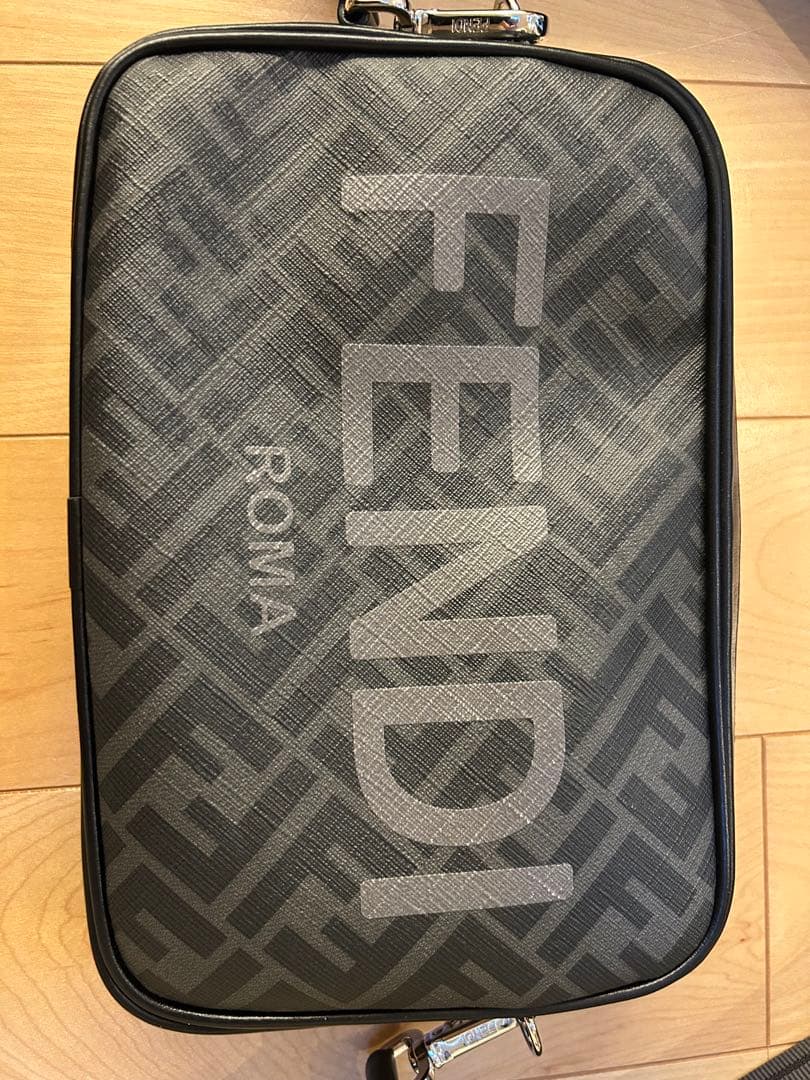 バッグ FENDI CAMERA CASE MEDIUM