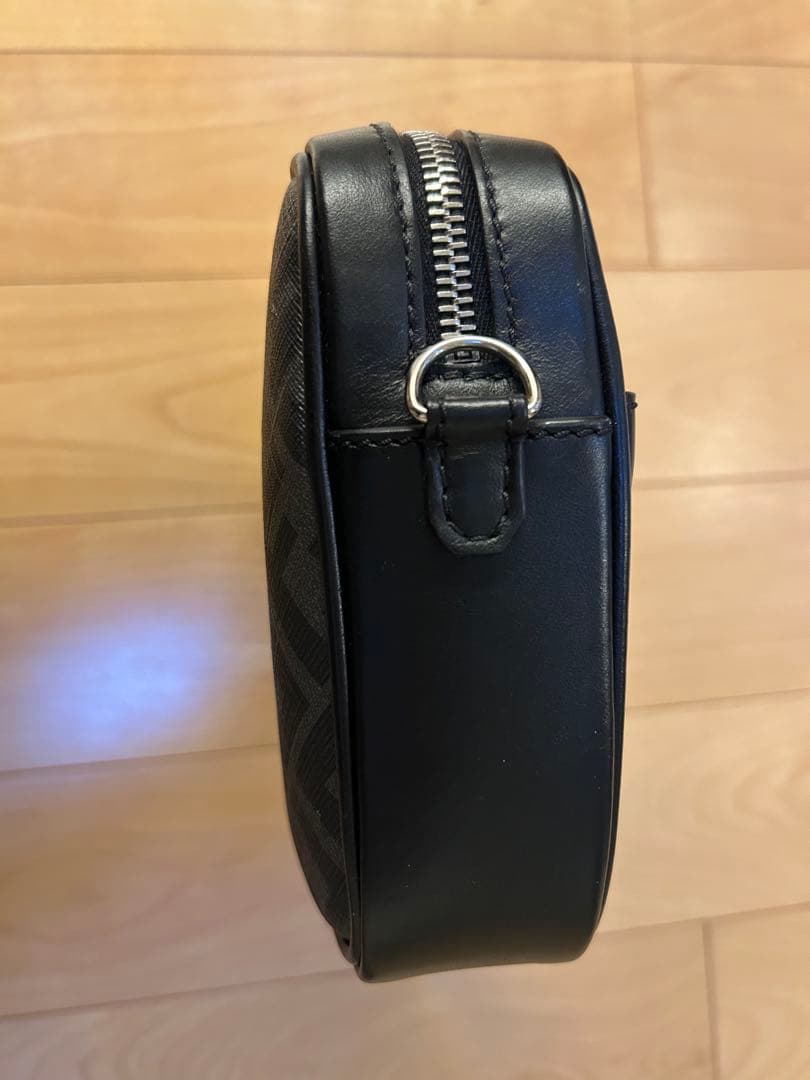 バッグ FENDI CAMERA CASE MEDIUM