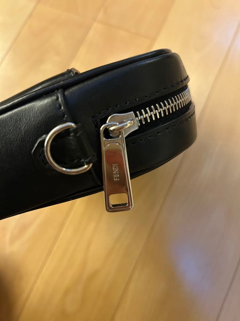 バッグ FENDI CAMERA CASE MEDIUM