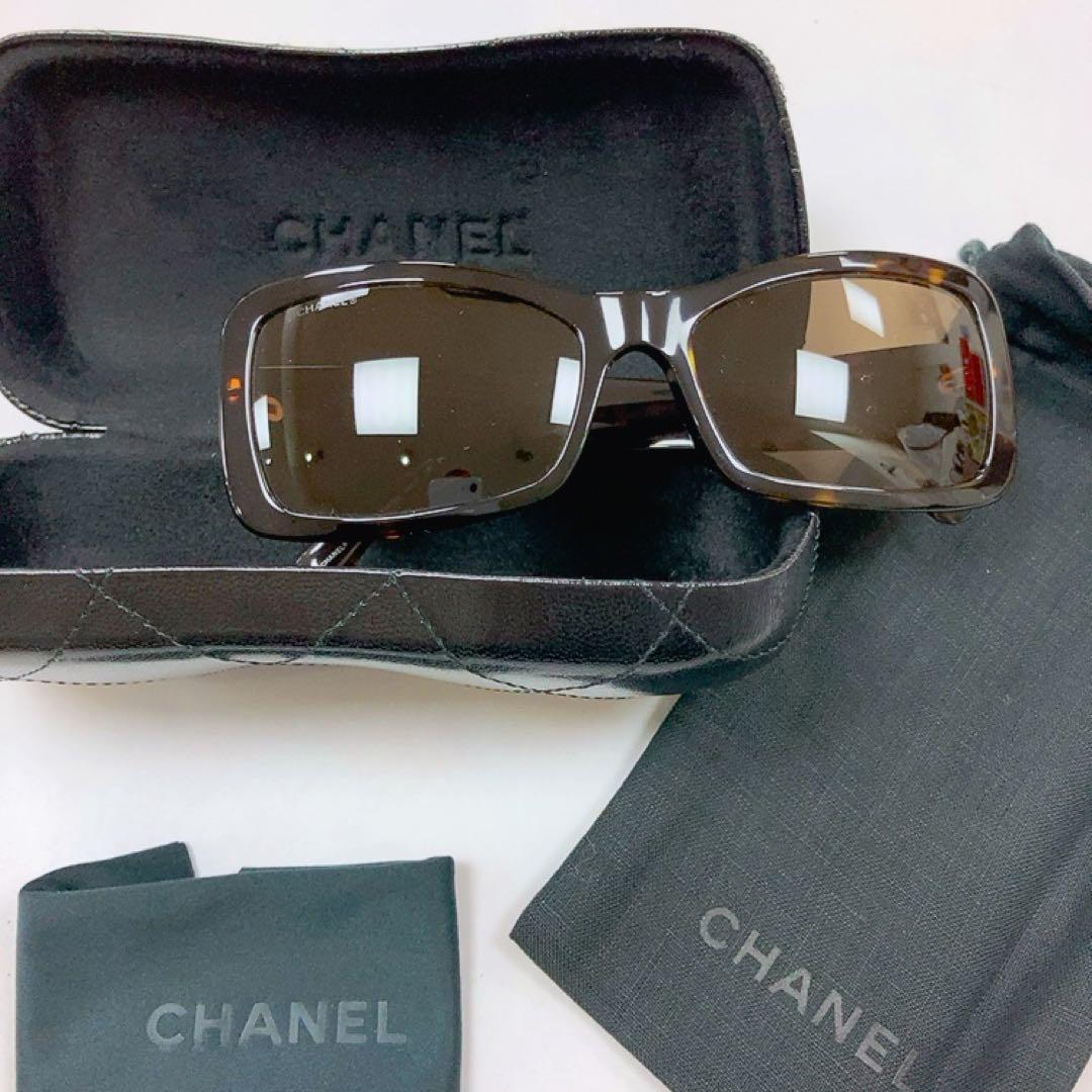 【シャネル　CHANEL サングラス　56◻︎17 135】