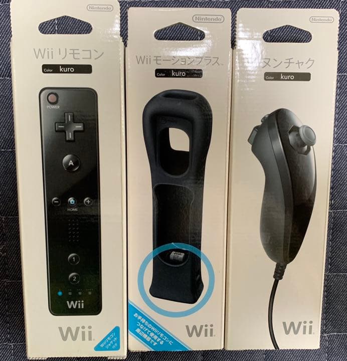 Wii本体＋ソフト3つ＋Wiiリモコン＋ヌンチャク