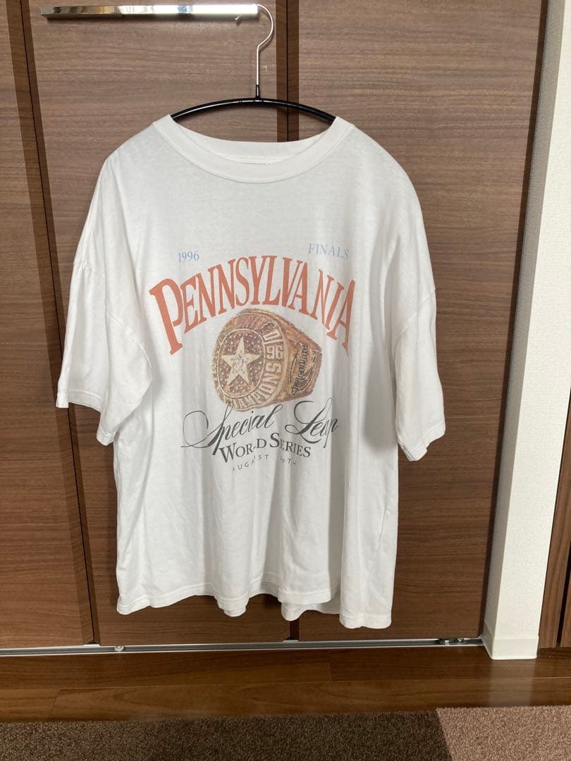 Mede de Deuxieme Classe Gratifying Tシャツ