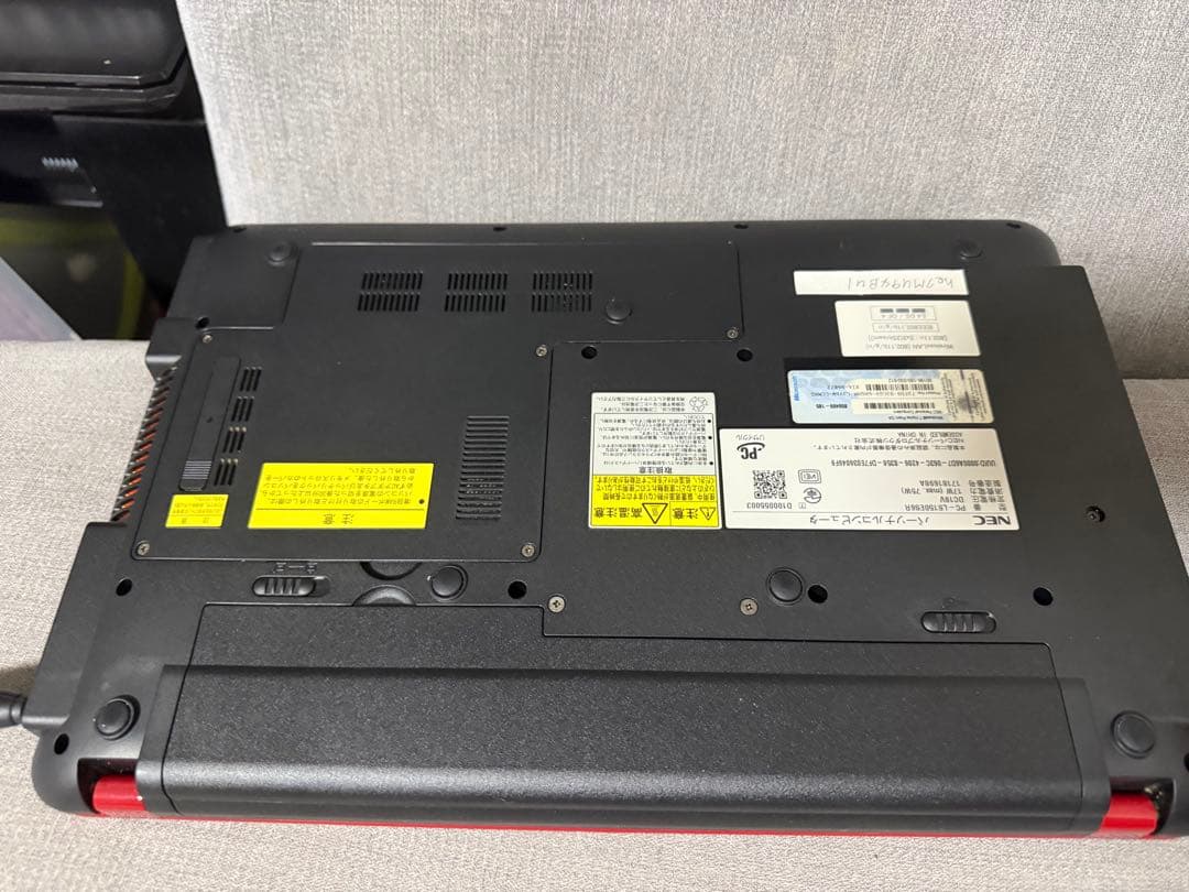 NEC LaVie 15.6インチ レッドノートPC 中古　動作確認済み　c17