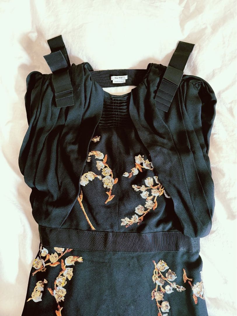 希少／入手困難　miumiu fw2011 フラワースパンコールドレス