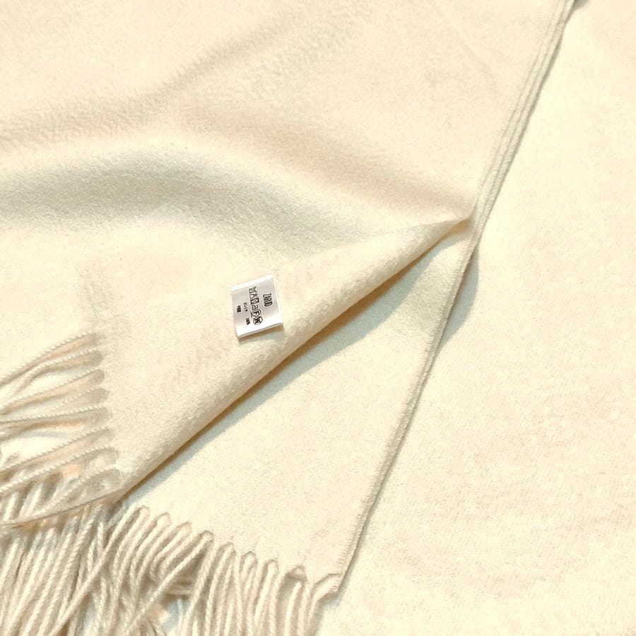 再出品大幅値下60㎝×190大判無染色 100% カシミヤストールホワイト新品
