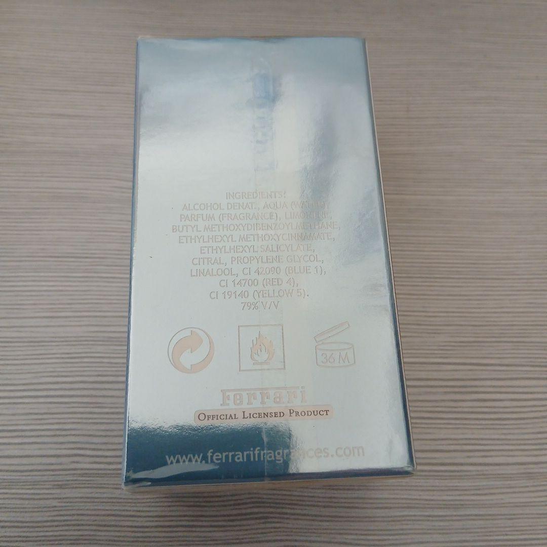 廃盤品　新品未使用　フェラーリ　ライトエッセンス　オードトワレ　香水　30ml