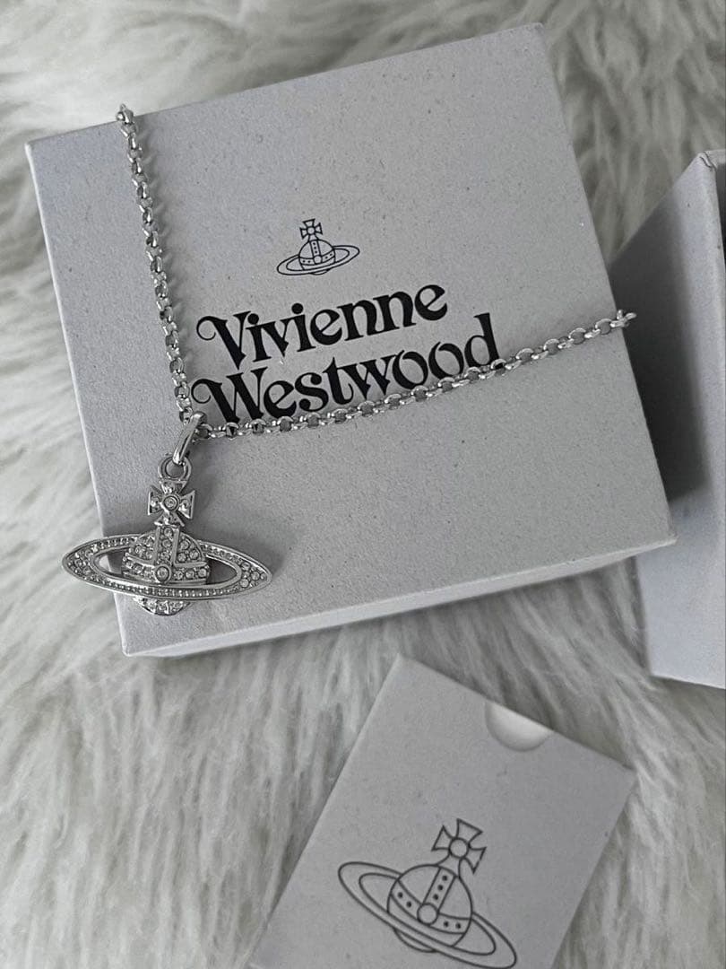 よ*ー様 Vivienne Westwood 惑星モチーフ ネックレス