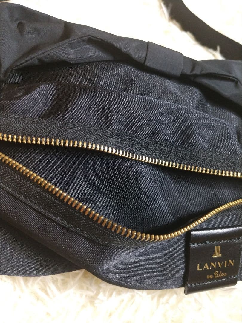 未使用品級♡LANVIN ランバンオンブルー　トロカデロ　ボディバッグ　ブラック