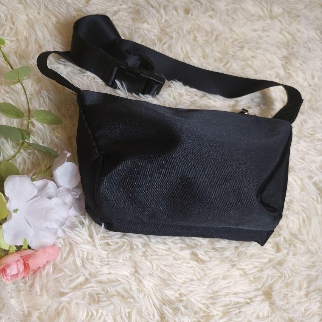 未使用品級♡LANVIN ランバンオンブルー　トロカデロ　ボディバッグ　ブラック