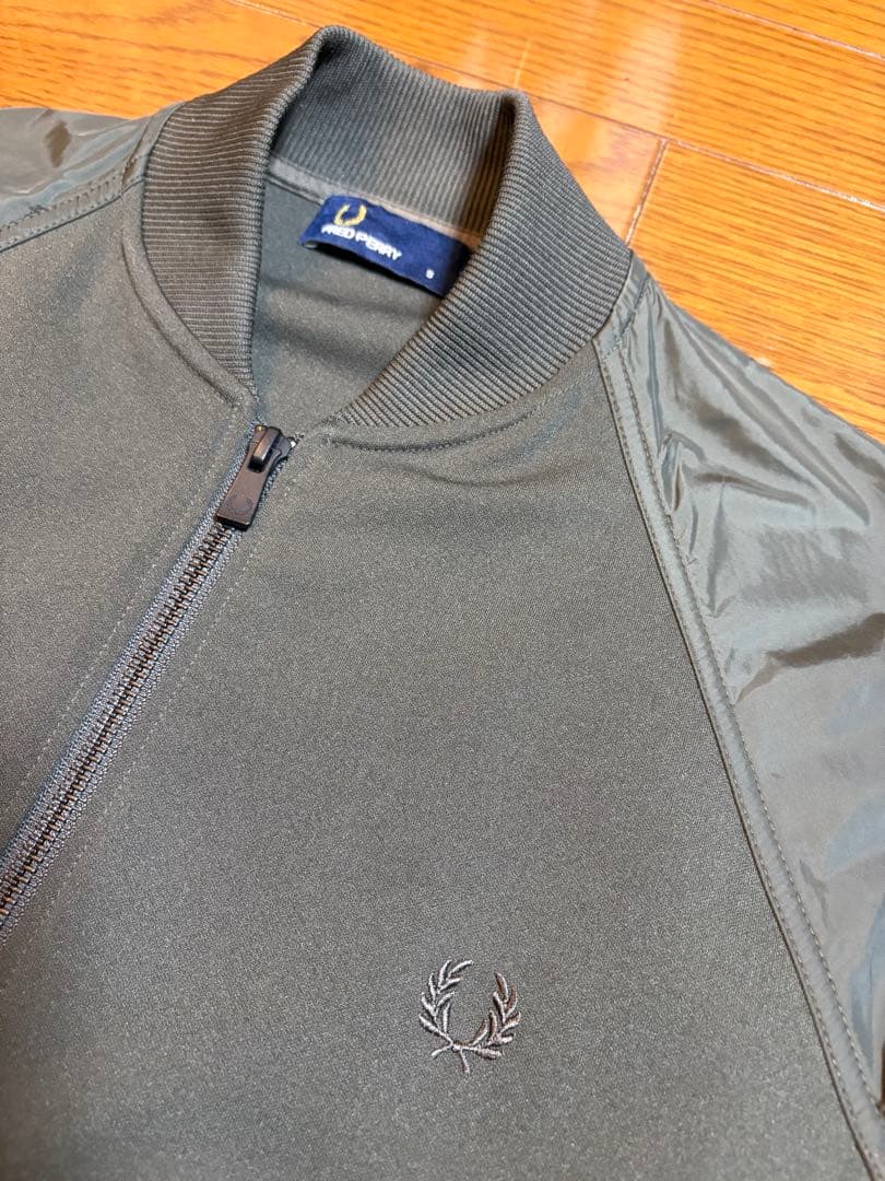 いっさん本物FRED PERRY ジップブルゾンS美品
