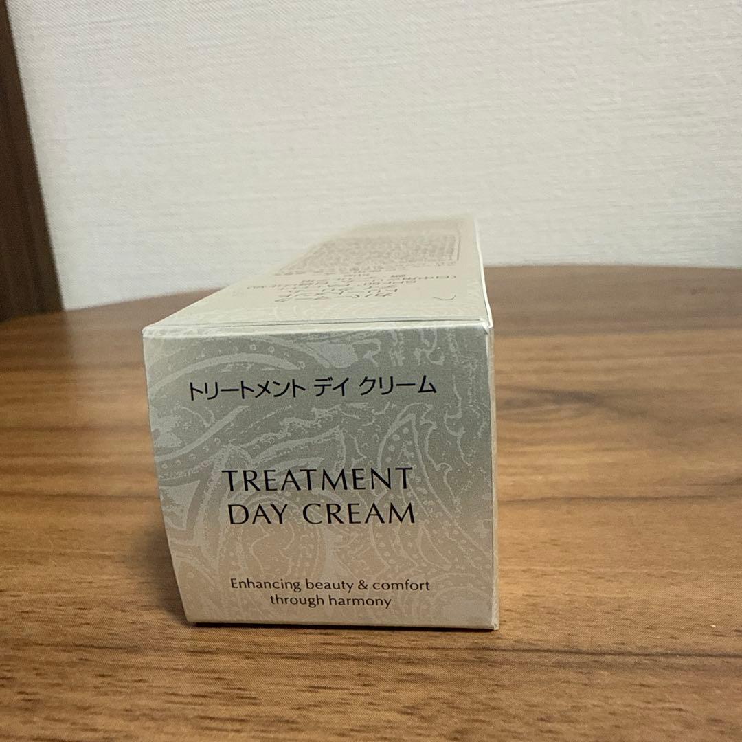 トリートメント　デイクリーム