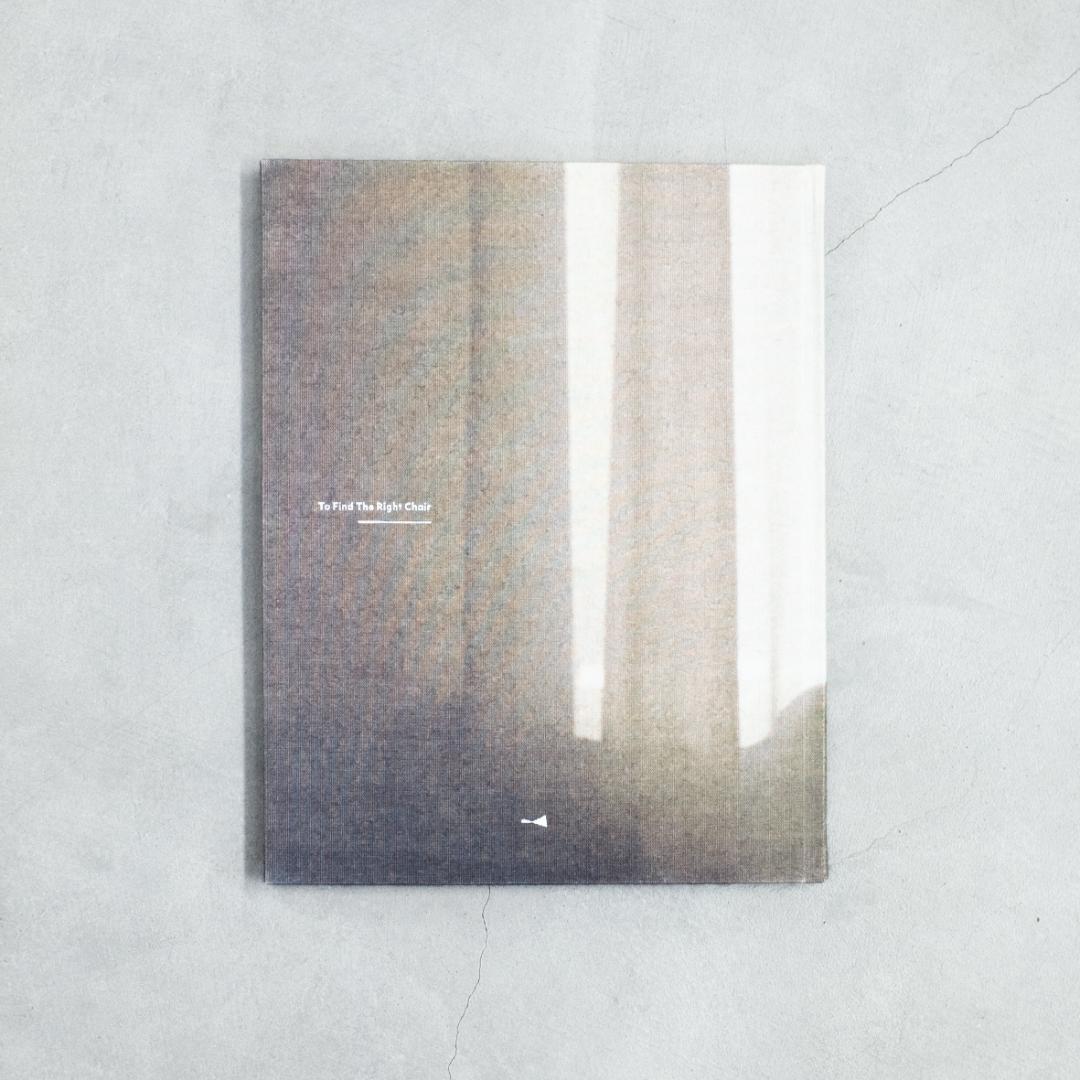 アート・デザイン・音楽 To Find The Right Chair - JUN IWASAKI