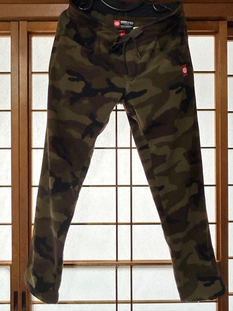 686スノーボードパンツ グリーン、インナーレイアー付き