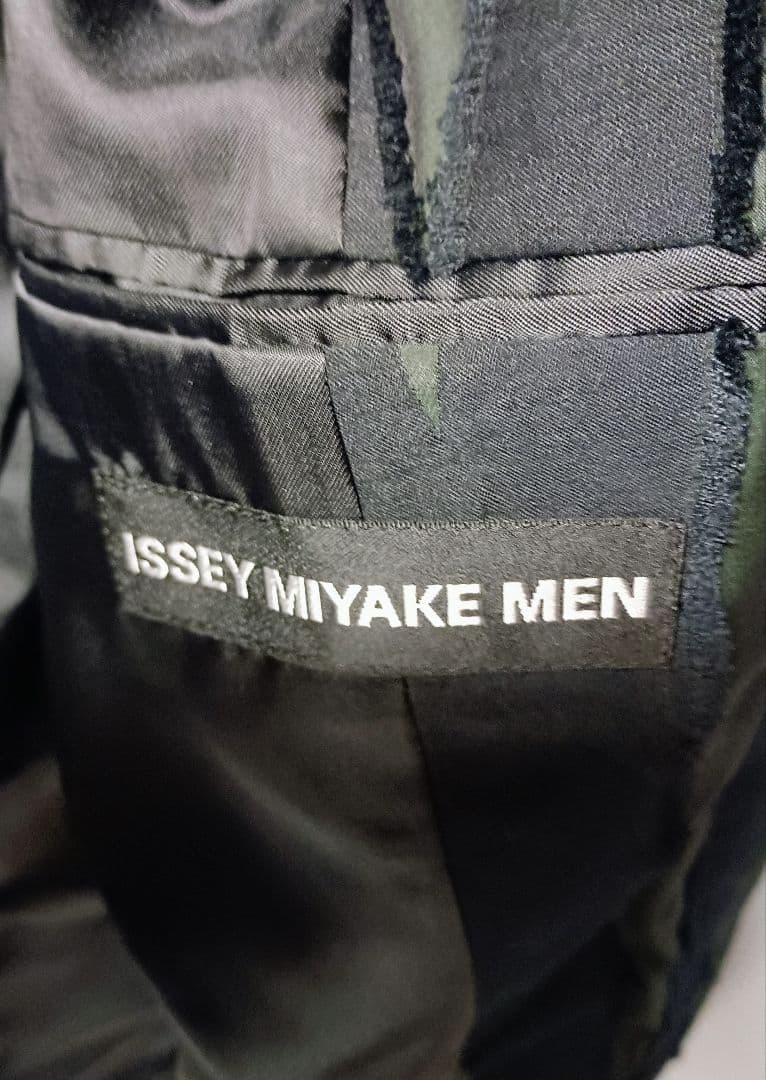 美品ISSEY MIYAKEメンクロ✖ダークグリーンストライプジャケットサイズ５