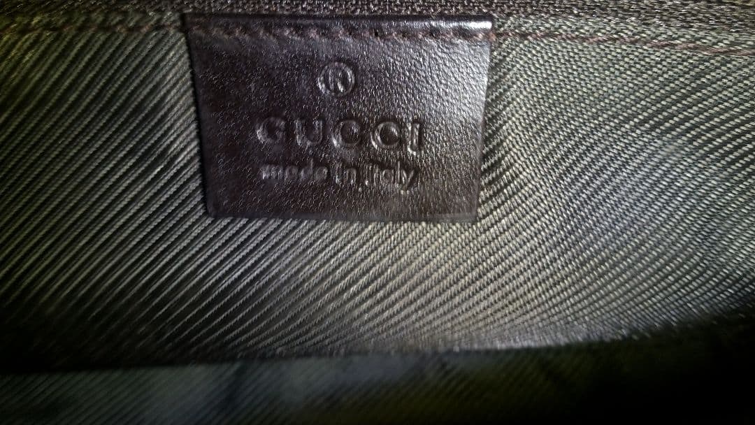 GUCCI　ウエストバッグ　ウエストポーチ　ボディバッグ　GG柄