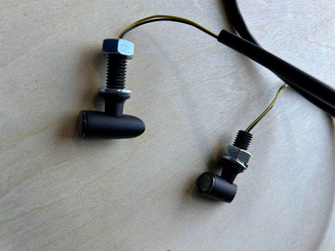 HIGHSIDER プロトンONE ウインカー レンズ径11mmの極小サイズ