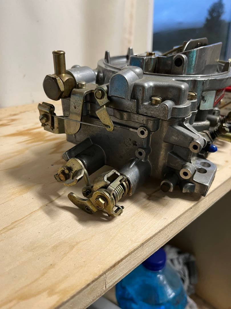 Edelbrock キャブレター　1405 オーバーホール推奨