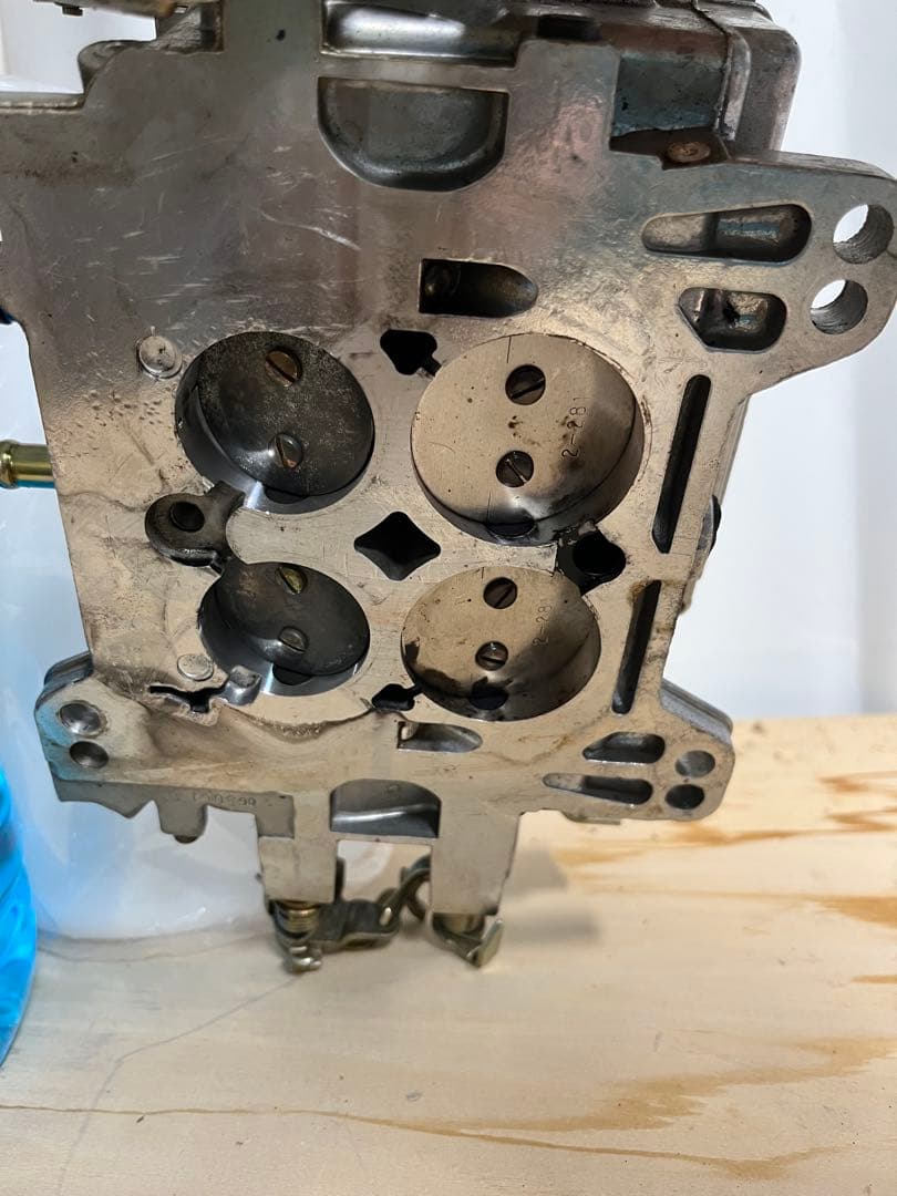 Edelbrock キャブレター　1405 オーバーホール推奨