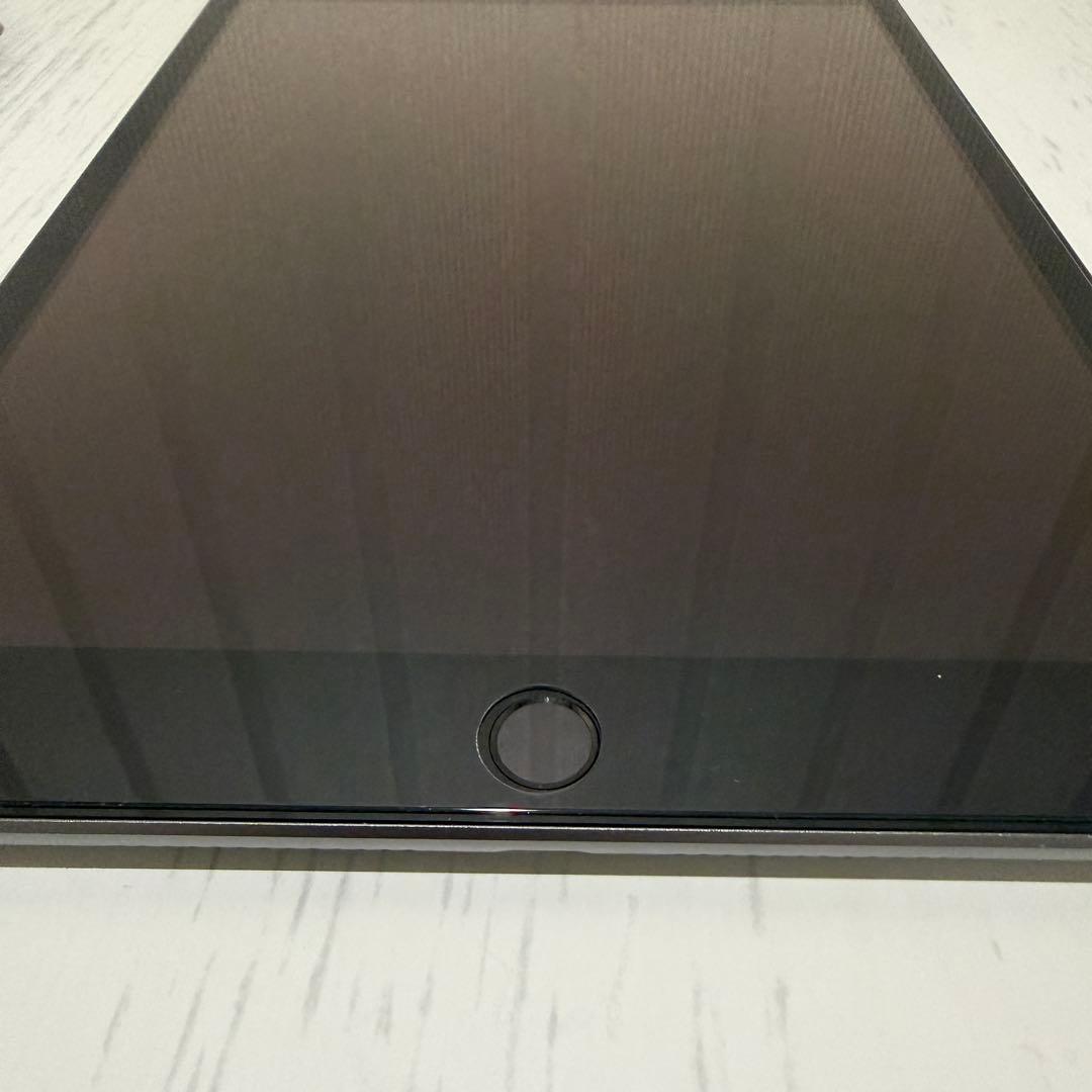 【バッテリー98%】iPad 第7世代 32GB Wi-Fi スペースグレイ