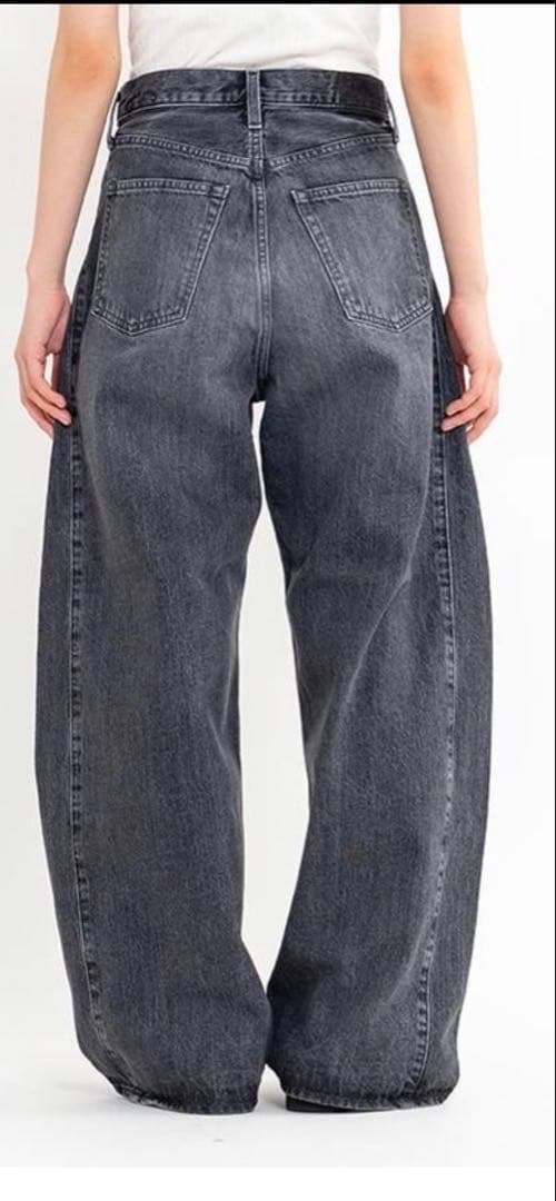 HYKE ハイク　BARREL-LEG JEANS ブラックサイズ2