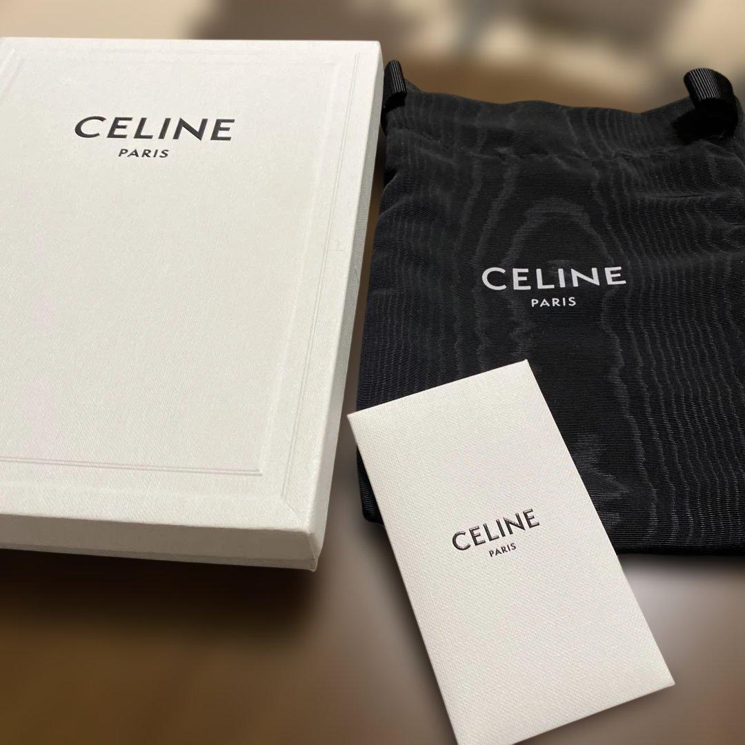 Celineセリーヌ ミディアム ストラップウォレット ブラック