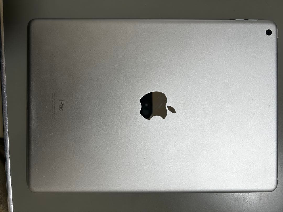 Apple iPad 第7世代 シルバー 本体 32GB