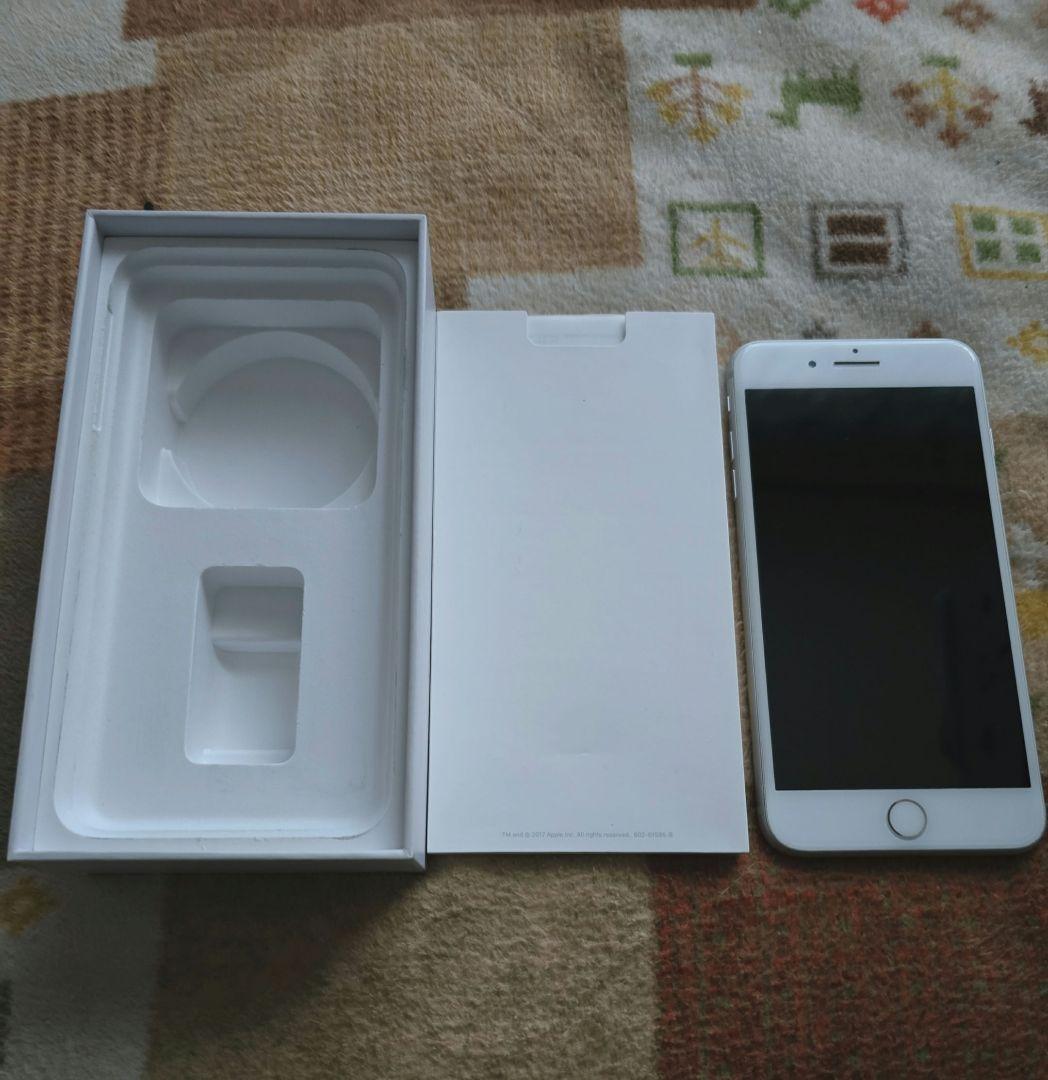 Apple iPhone 8 Plus 64GB シルバー