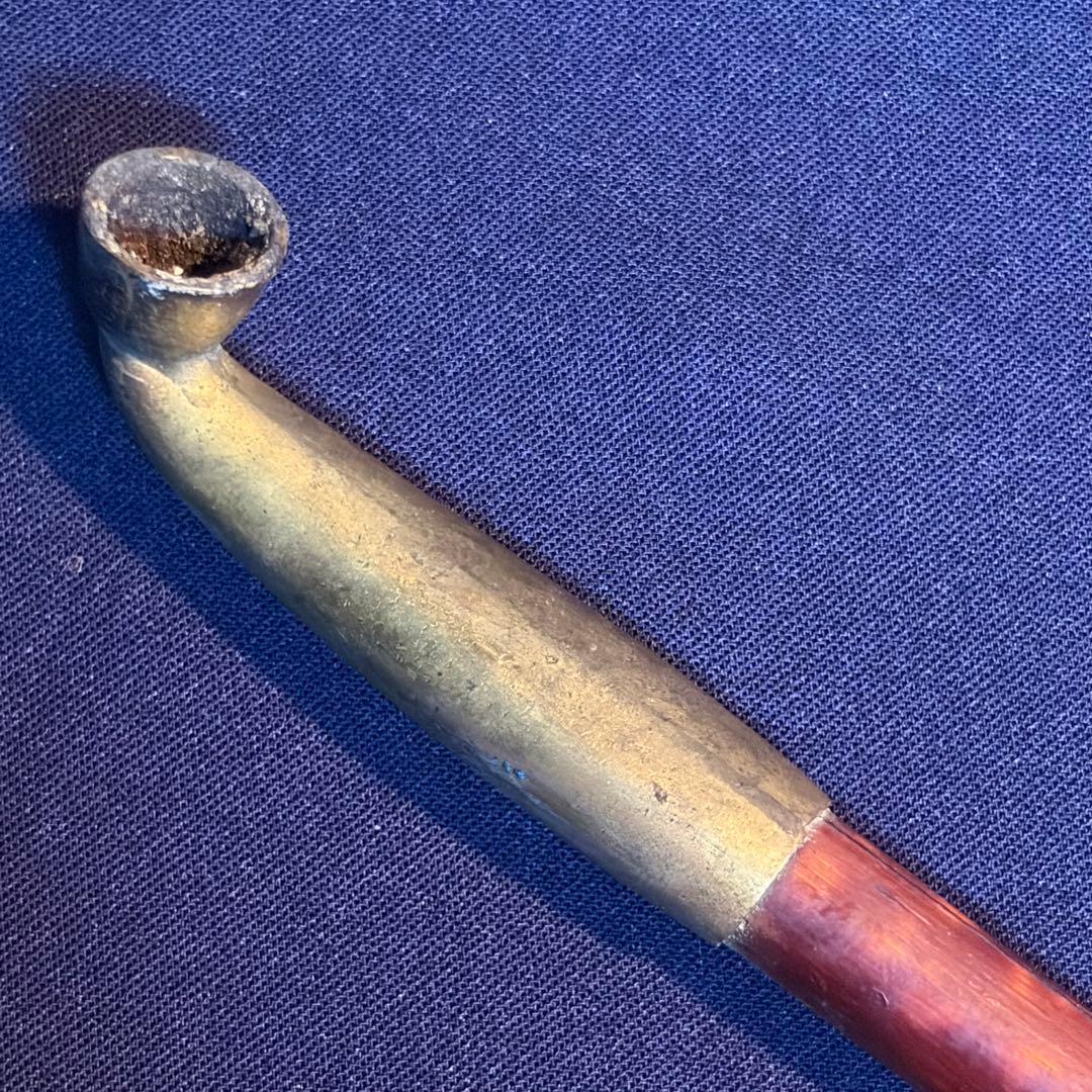 時代物　アンティーク　煙草入れ&煙管　彫金金具　緒締玉　革