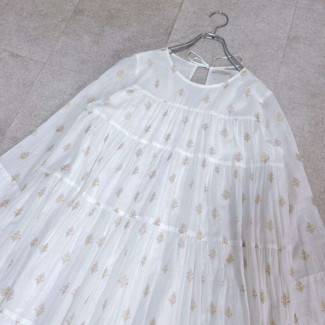 美品✨ ヌキテパ コットンボイルホイルプリントティアードワンピース 膝丈 白