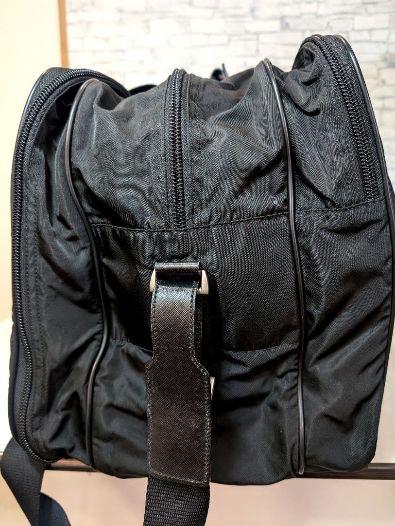 ✨美品✨　PRADA　プラダ　ボストンバッグ　トリプルジップ　三角ロゴ　大容量