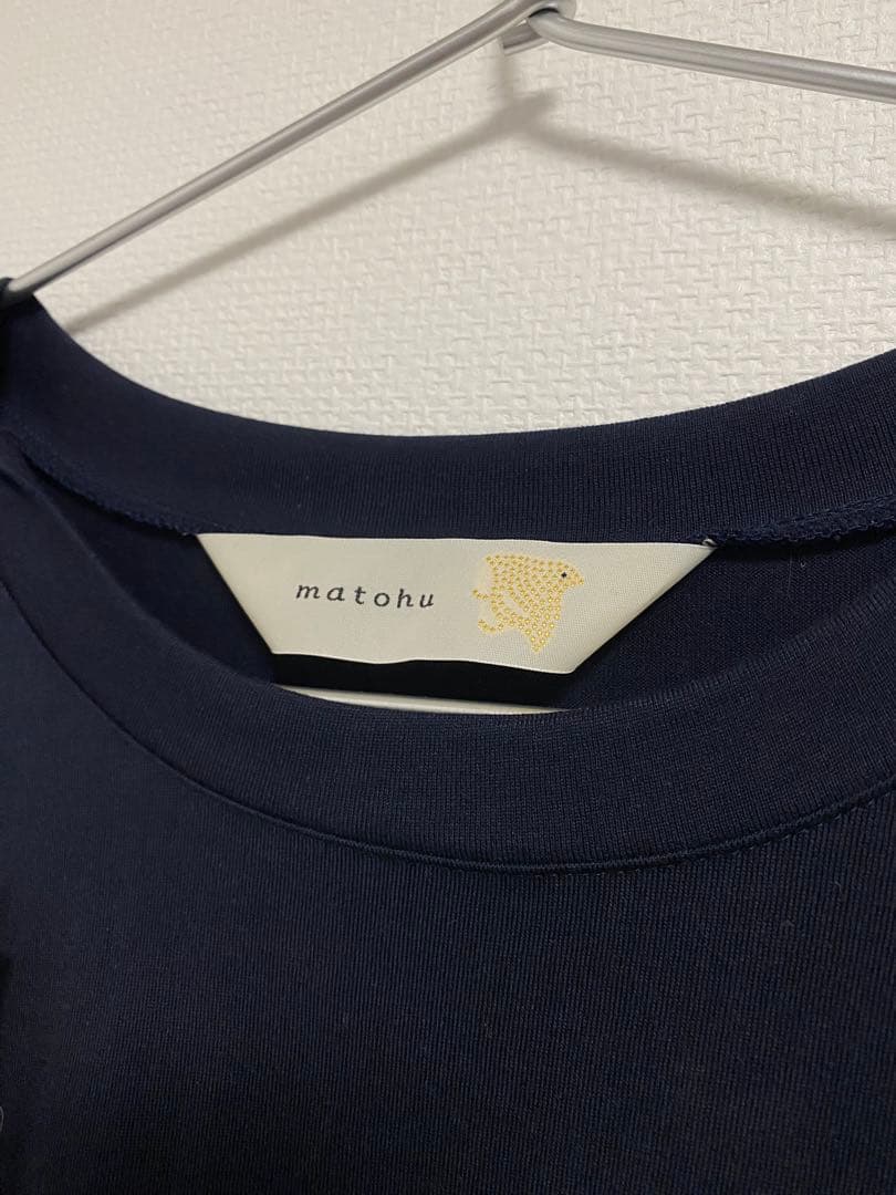 新品タグ付きmatohu ネイビー Tシャツ　M
