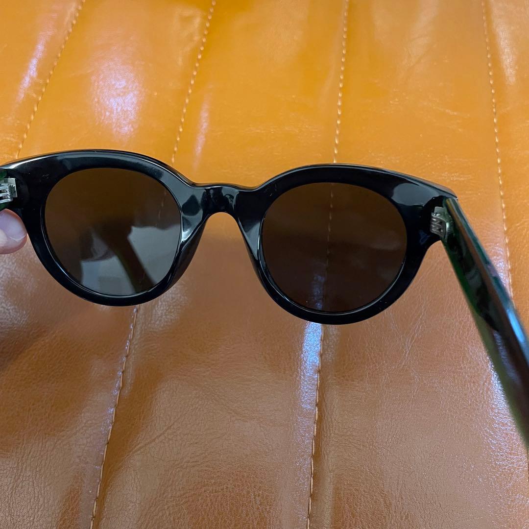 GUCCI｜グッチ　サングラス　黒縁　ロゴ　定番