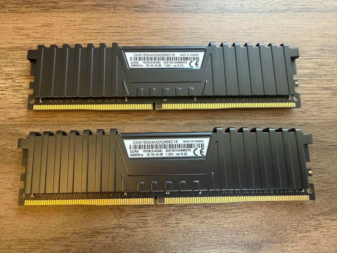 メモリー Corsair Vengeance LPX DDR4 2666 16GB