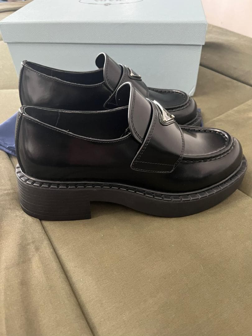 PRADA プラダ チョコレート ブラッシュドレザー ローファー