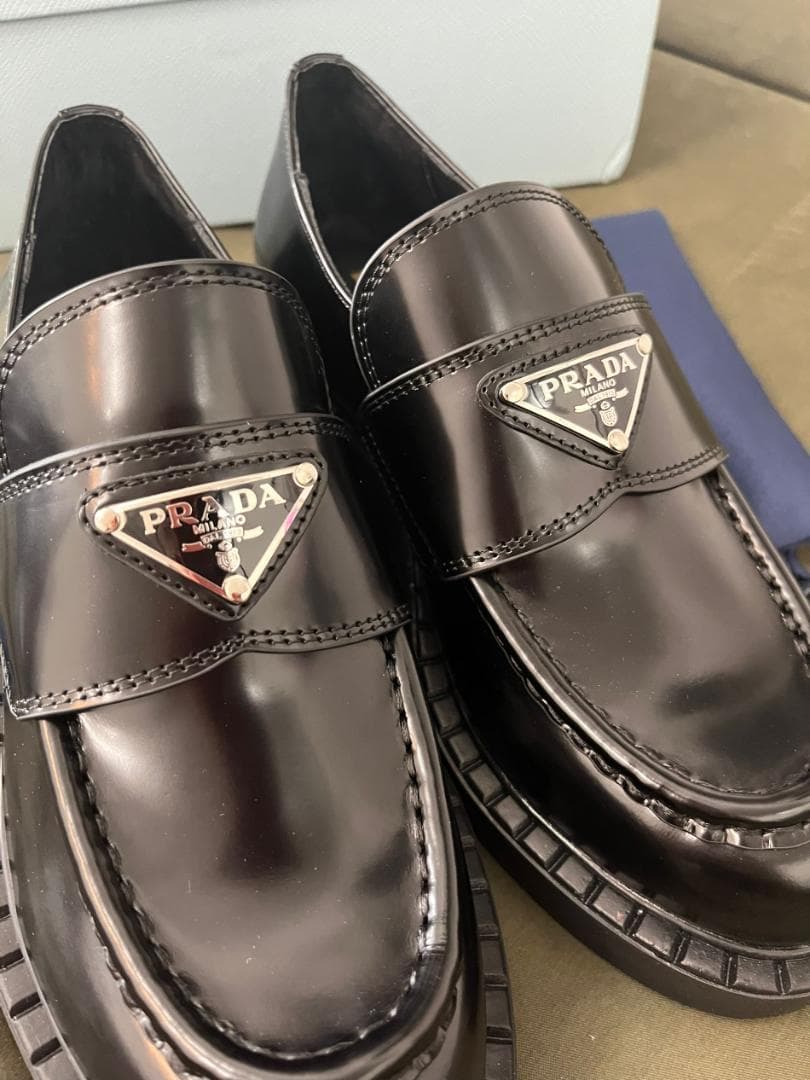 PRADA プラダ チョコレート ブラッシュドレザー ローファー
